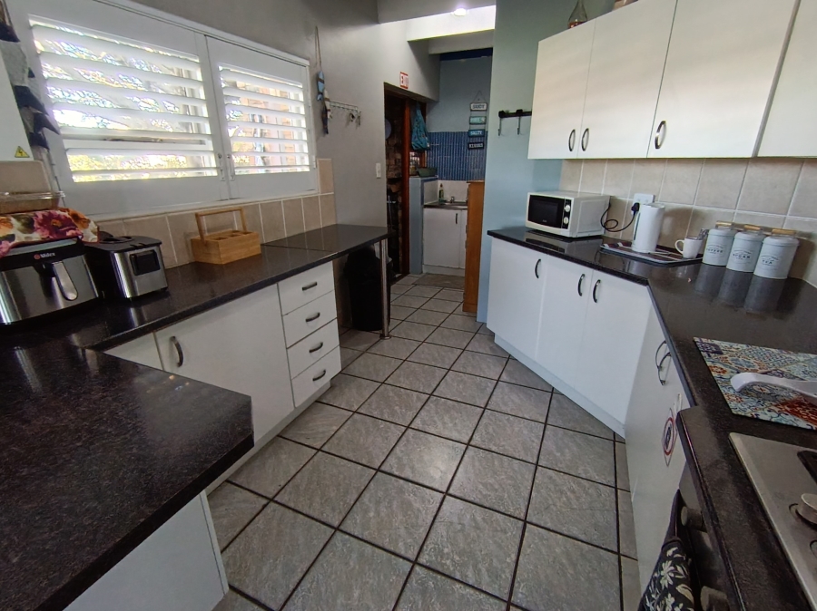3 Bedroom Property for Sale in Wavecrest Eastern Cape